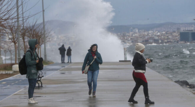 Hava durumu son dakika | Öğle saatlerinden itibaren… AKOM'dan İstanbul için kritik uyarı! Hafta sonu hava nasıl olacak?